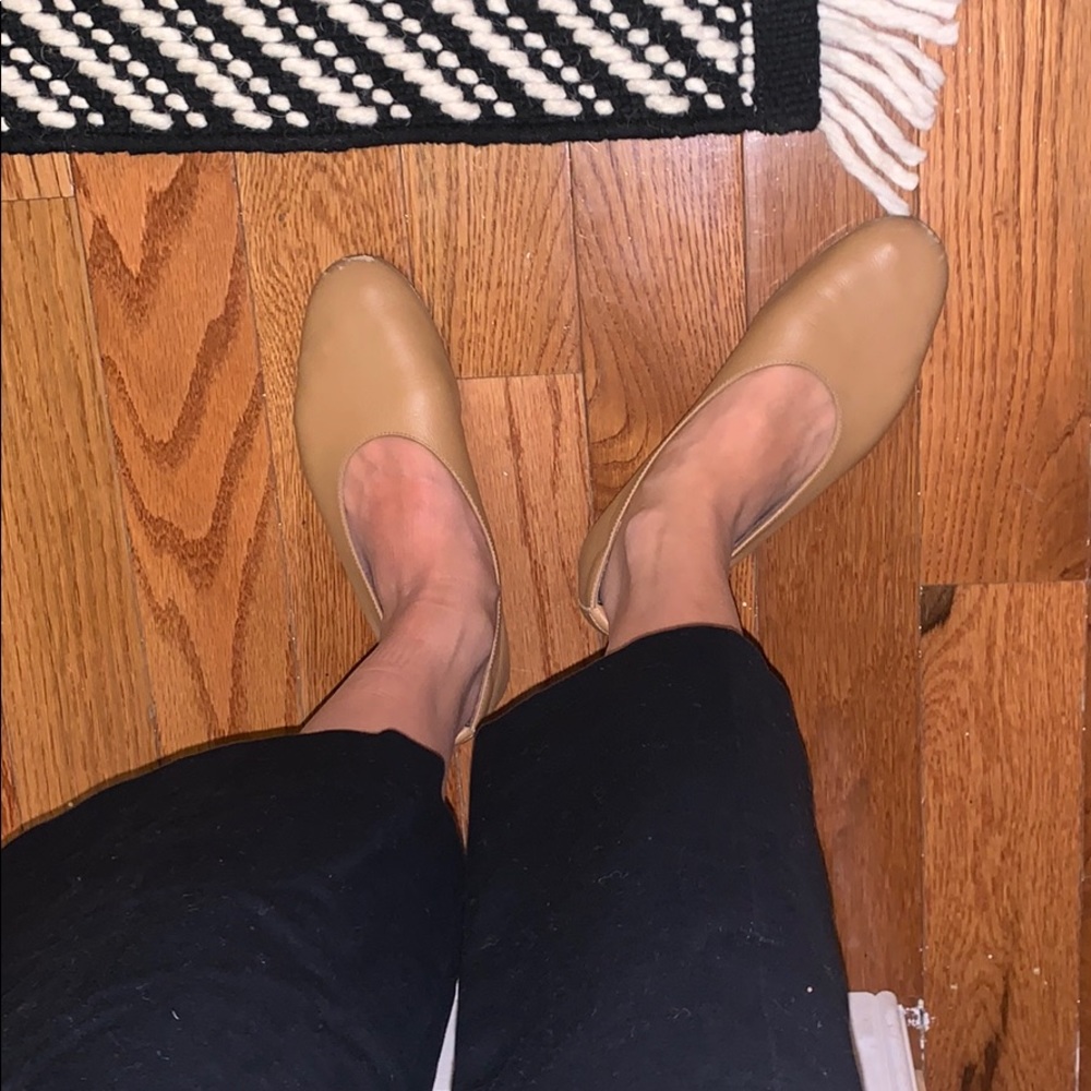 Everlane “The Day Glove” in caramel, size 6